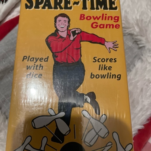 Spare Time Bowling Game - Played with Dice - Scores Like Bowling! New Sealed - Picture 2 of 6